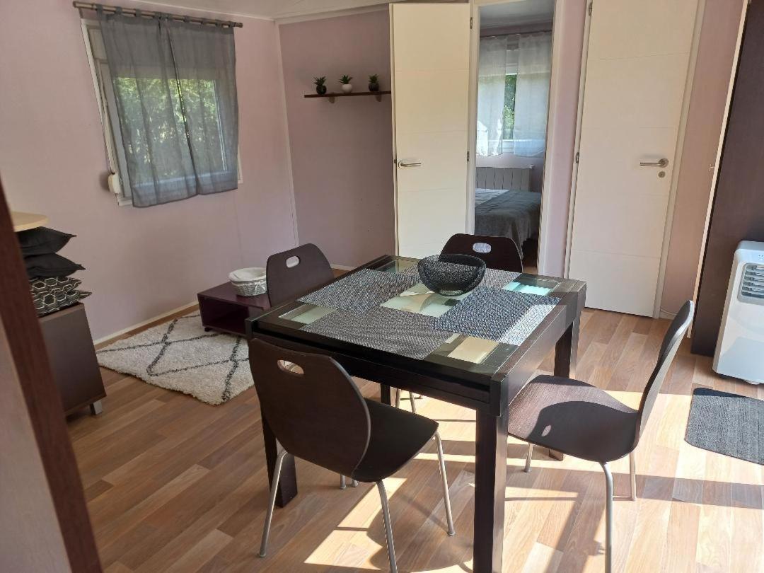 Les chalets Salinéens Salies-du-Salat Extérieur photo