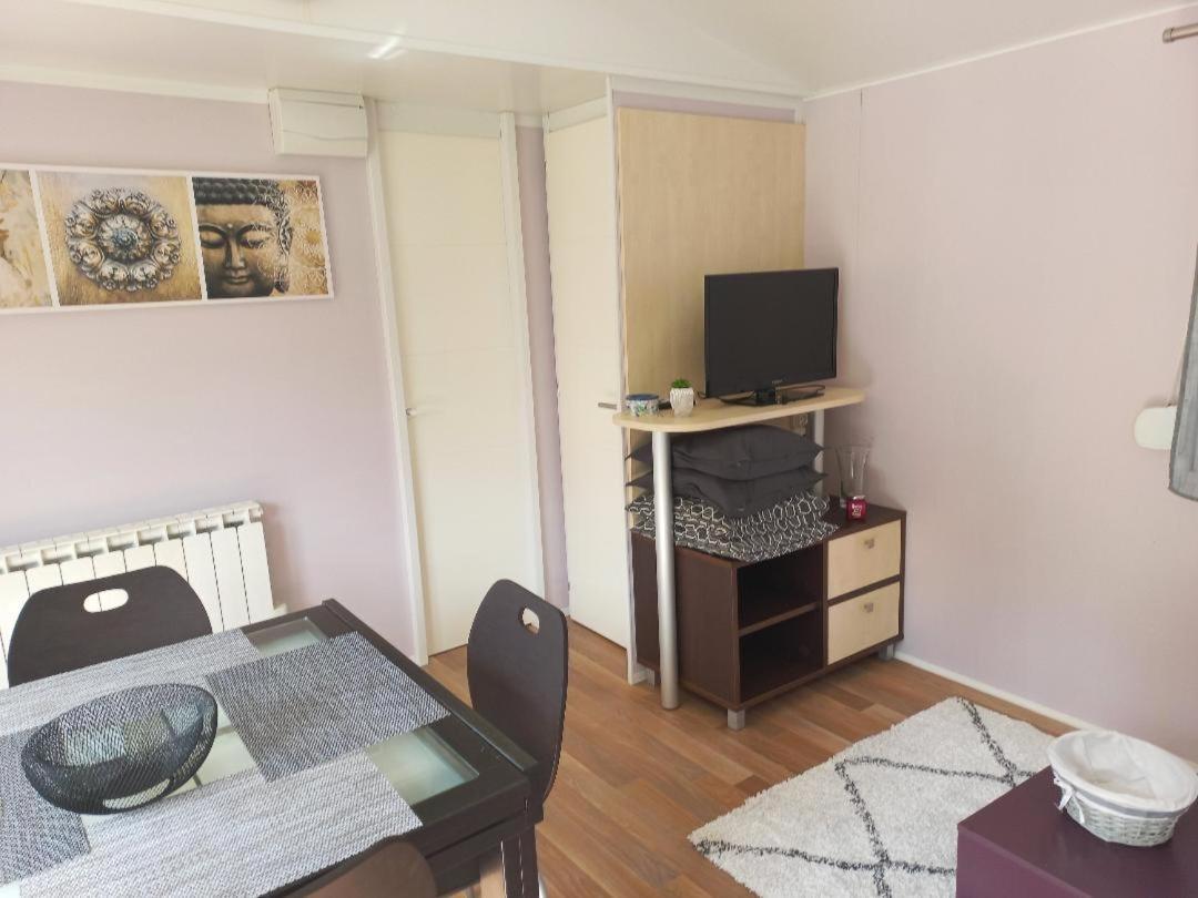 Les chalets Salinéens Salies-du-Salat Extérieur photo