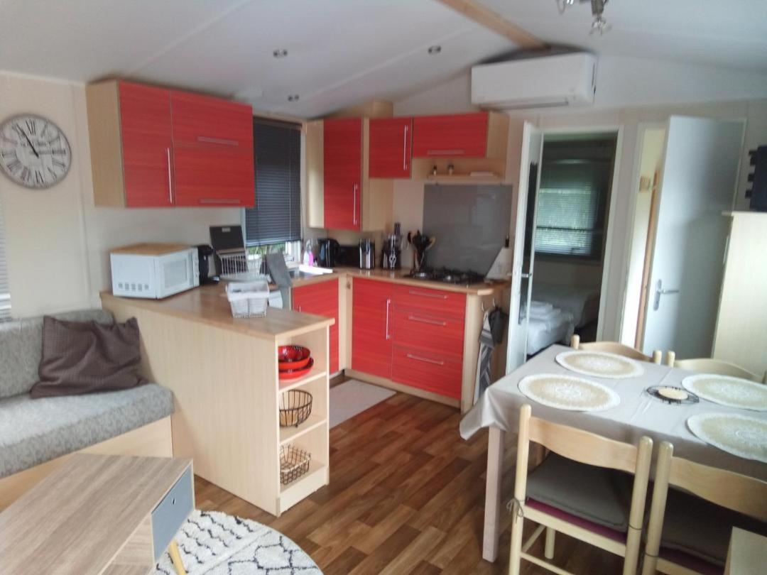 Les chalets Salinéens Salies-du-Salat Extérieur photo